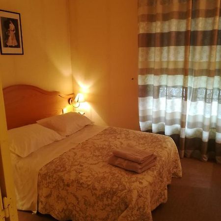 Hotel De La Place Liffol-le-Grand Esterno foto