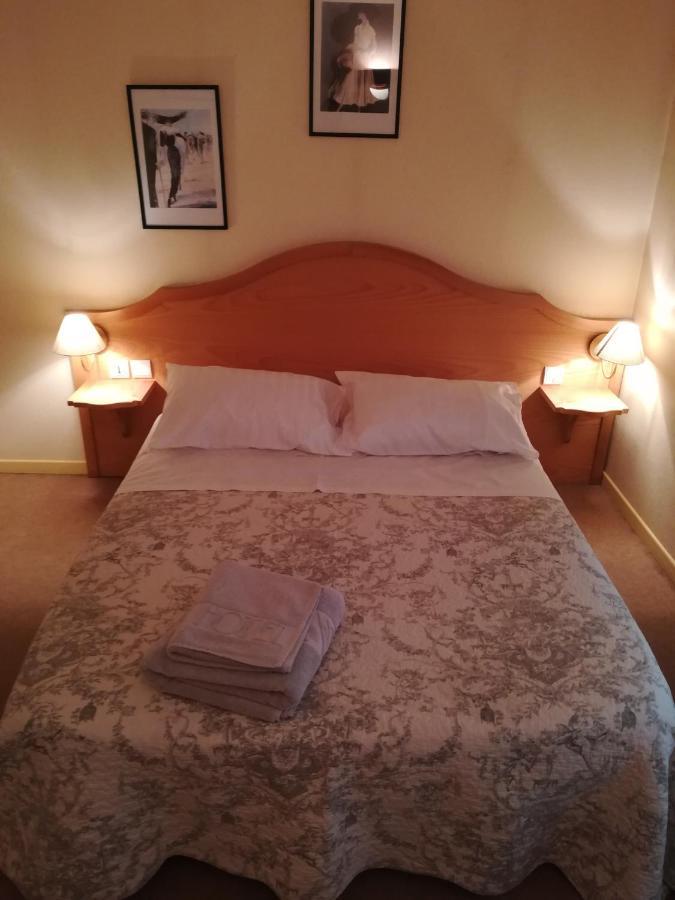 Hotel De La Place Liffol-le-Grand Esterno foto