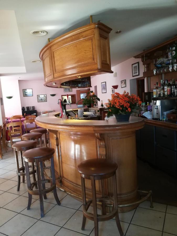 Hotel De La Place Liffol-le-Grand Esterno foto